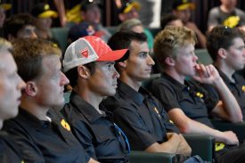 Athletes Size Each Other Up at Super League Hamilton Island